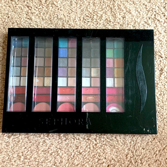 Sephora and blush and eyeshadow palette 🎨 - Picture 1 of 4
